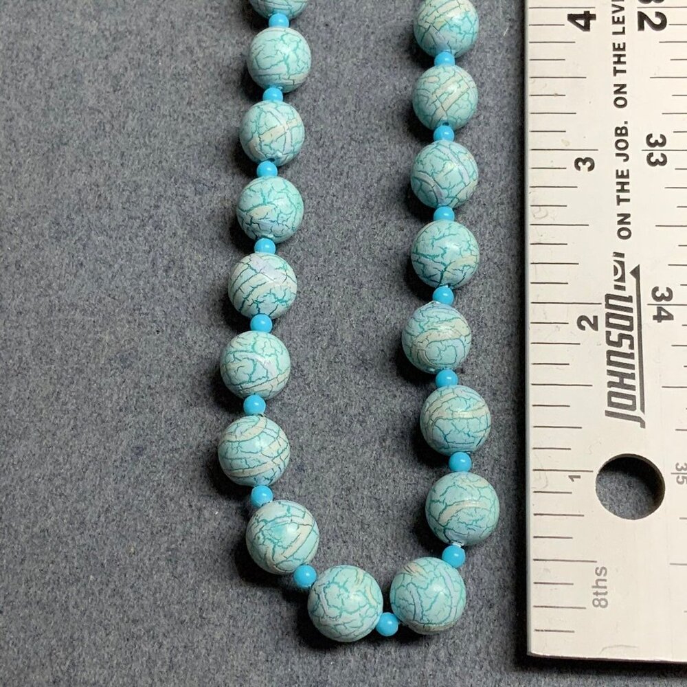 Vintage Crackle Beaded Necklace 24 In Light Blue Cream Retro Classic Beachy Chic - Picture 4 of 5